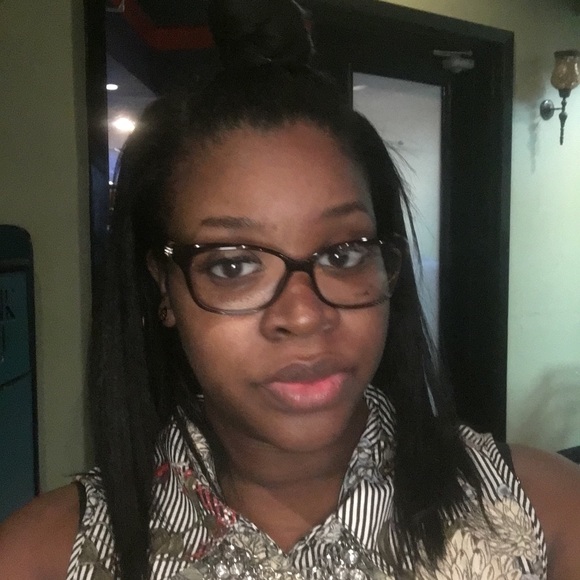 Meet your Posher, Nasha - Picture 2 of 5